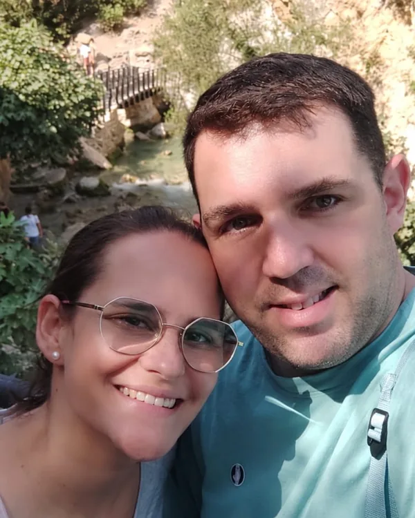 Maite y Miguel, juntos y sonrientes